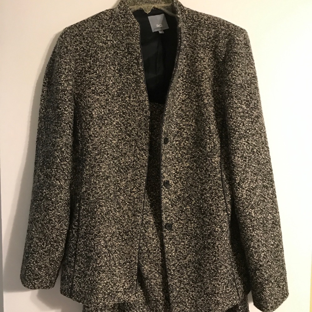 AK2 Anne Klein Suit